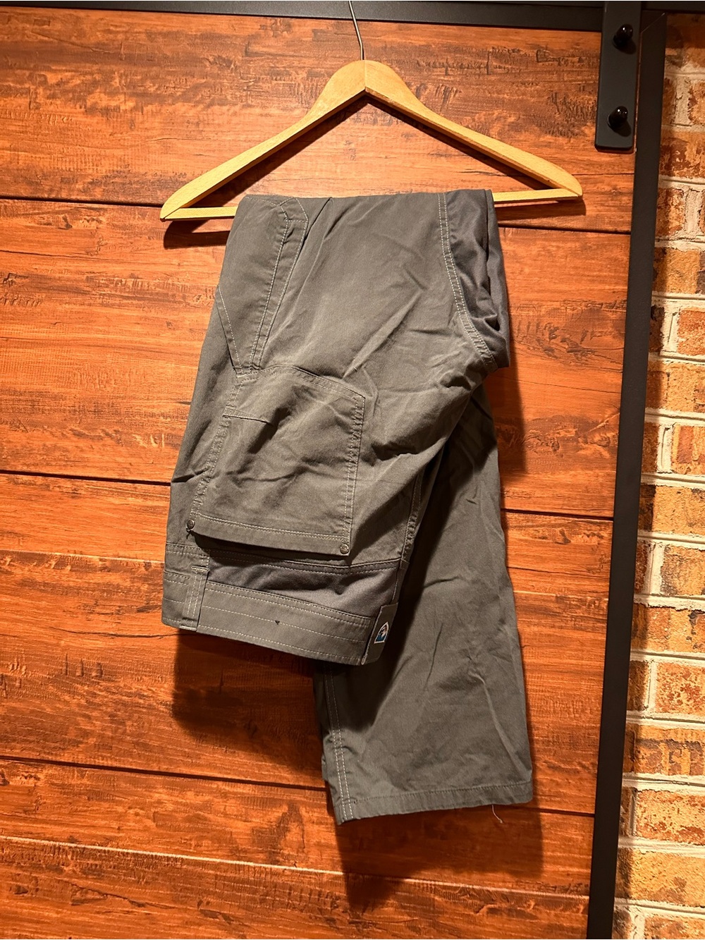 Men’s Kuhl Radikl pants 38 x 34 (56)